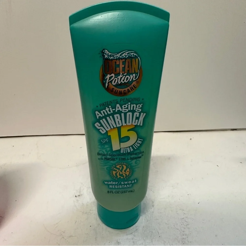 Ocean Potion Anti Aging Sunblock SPF 15 Ultra Light 8 OZ